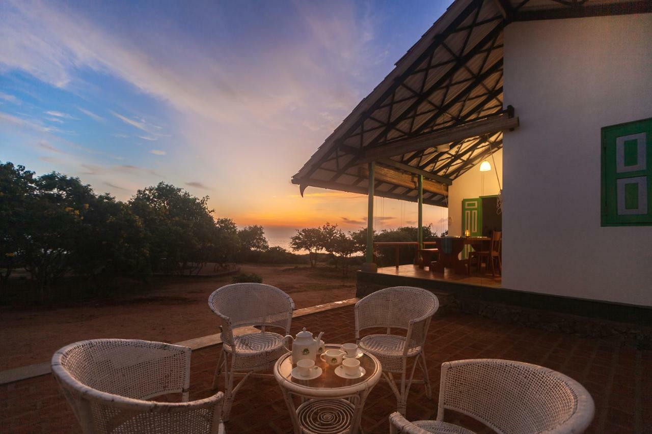 Nil Sisila Beach Resort Yala Exteriör bild